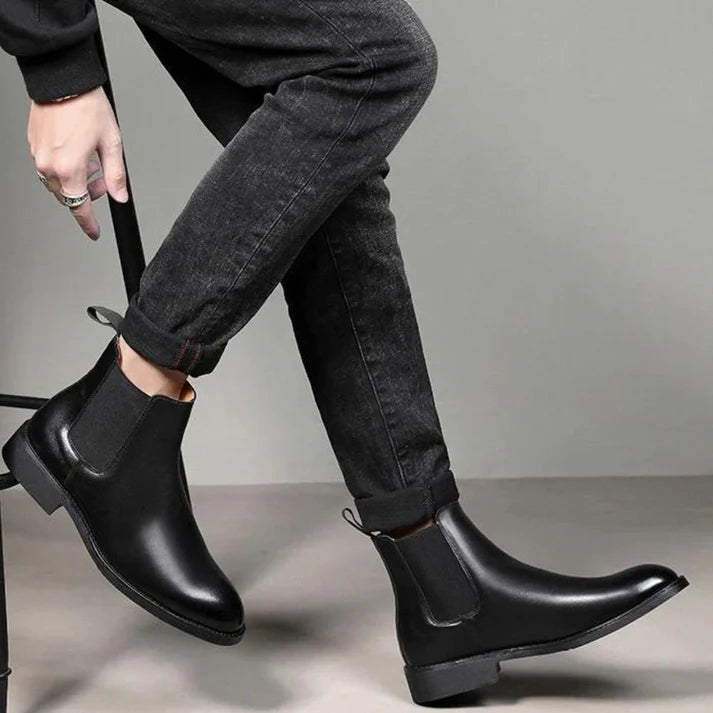 Bota Chelsea em Couro Masculina Ferrutini FRT253